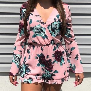 🌸 Forever 21 🌸 NWT Floral Pink Romper Jumpsuit